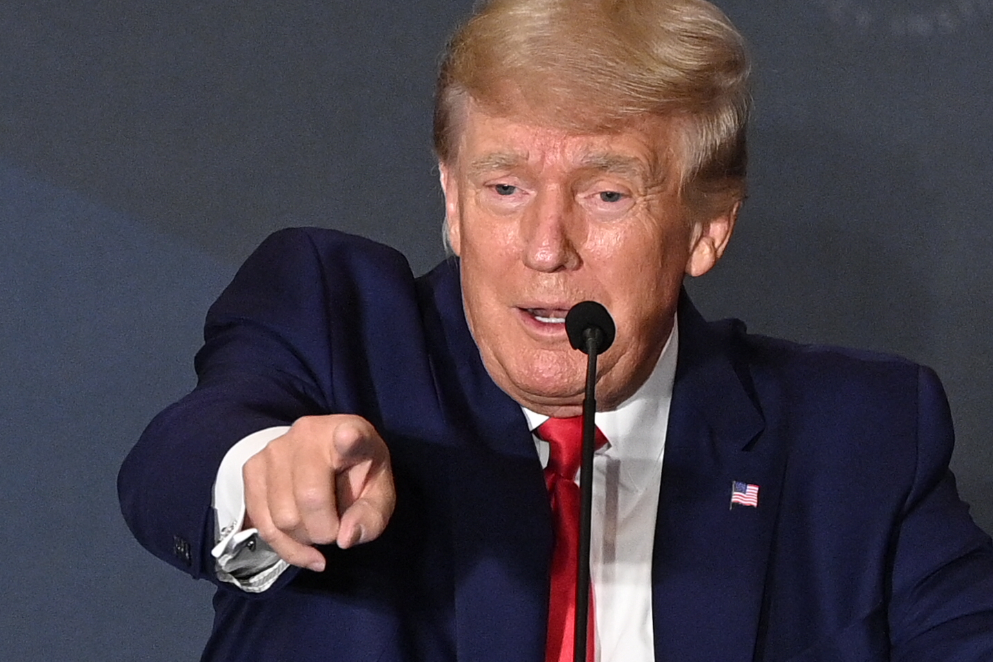 www.newsweek.com